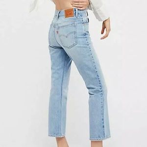 Levi’s 517 cropped boot cut jeans .. size 28 NWT